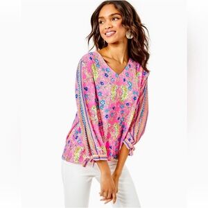 EUC Lilly Pulitzer Pamala Lileeze Prosecco Pink Top in Tigress Garden
